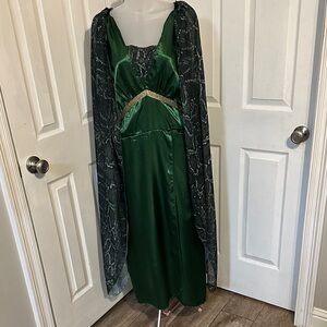 Elegant Green Evening Dress with Black Overlay